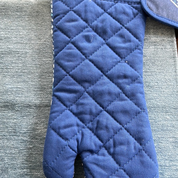 NWT Chanukah linens set oven mitts towel, & pot holder sets - Picture 8 of 9